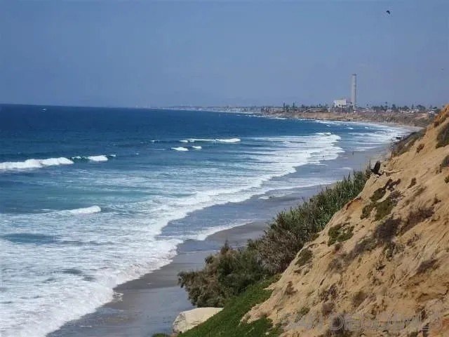 Cheapest in park! Cozy updated, clean 2BR/1.5 BA Beach house in - Beach Home for sale in Carlsbad, California on Beachhouse.com