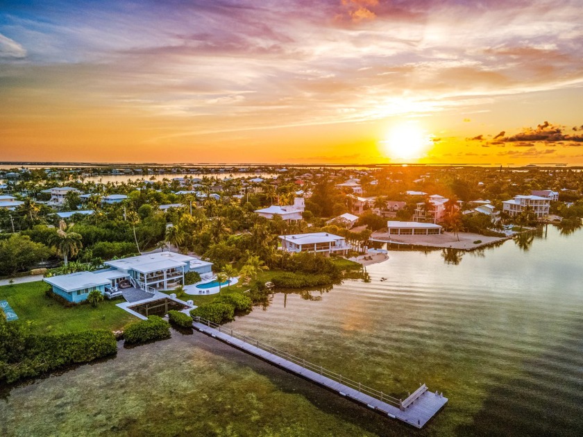 LUXURY WITH BREATHTAKING SUNSETS AND SUNRISES! Welcome to - Beach Home for sale in Sugarloaf Key, Florida on Beachhouse.com