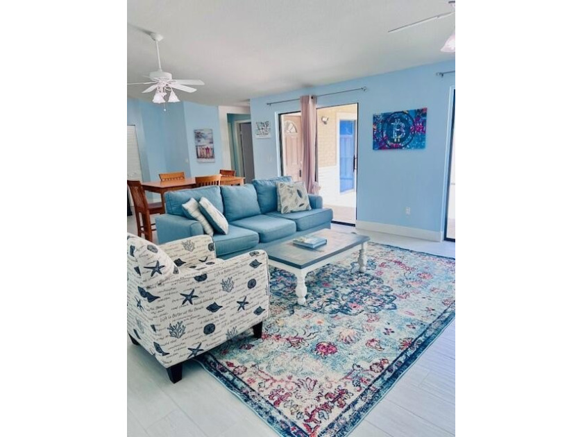 Welcome to this stunning two-bedroom, two-bath townhome nestled - Beach Townhome/Townhouse for sale in Palm Beach Gardens, Florida on Beachhouse.com