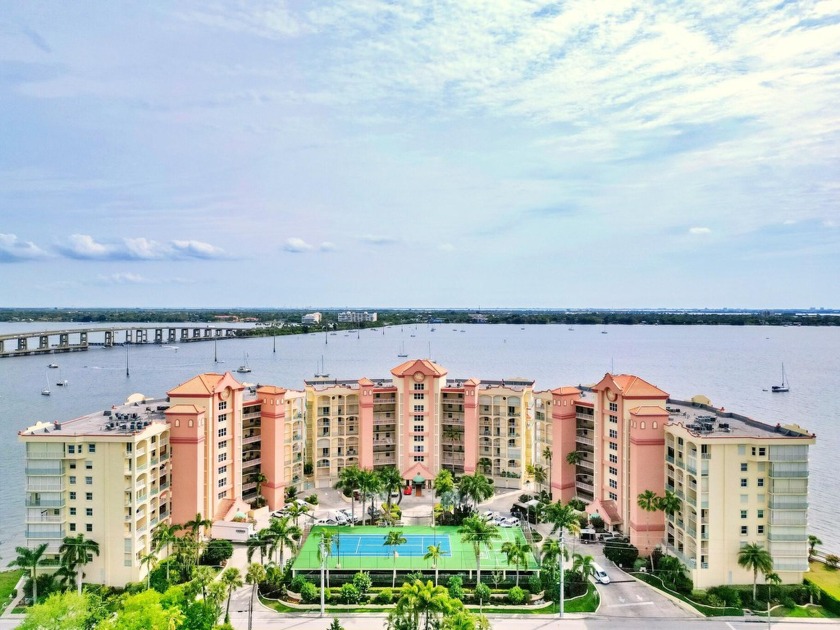 Immaculate 2 bedroom 2 bath direct riverfront condo in highly - Beach Condo for sale in Cocoa, Florida on Beachhouse.com