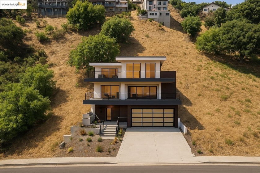 Spacious 20,043 sq.ft. (0.46 acre) view lot located in the - Beach Lot for sale in El Cerrito, California on Beachhouse.com