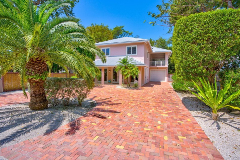 Must see family home in Indian Mound neighborhood.  Close to - Beach Home for sale in Plantation Key, Florida on Beachhouse.com