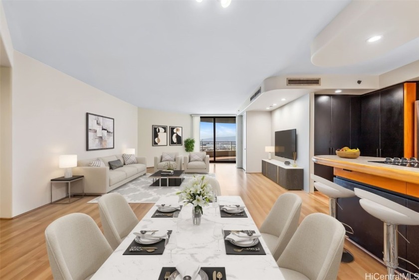 Back on market! Beautifully appointed 2-bedroom, 2-bathroom unit - Beach Condo for sale in Honolulu, Hawaii on Beachhouse.com