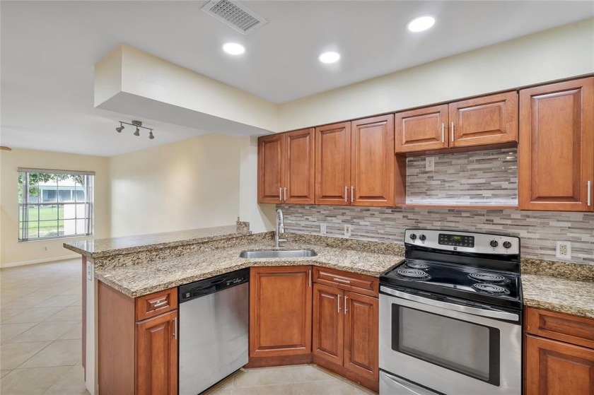 Bright and spacious remodeled townhome with 2-car garage and - Beach Condo for sale in Coral Springs, Florida on Beachhouse.com