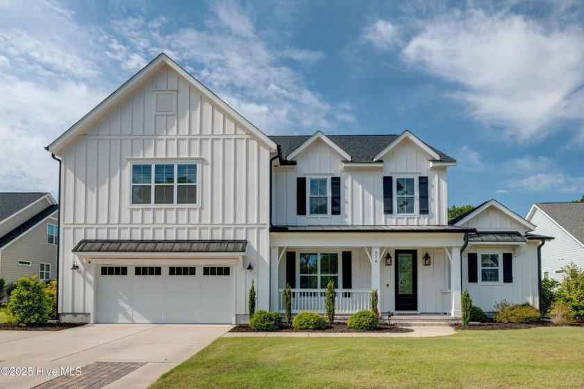 Better Than New! Stunning Upgraded Home in River Oaks nestled on - Beach Home for sale in Wilmington, North Carolina on Beachhouse.com