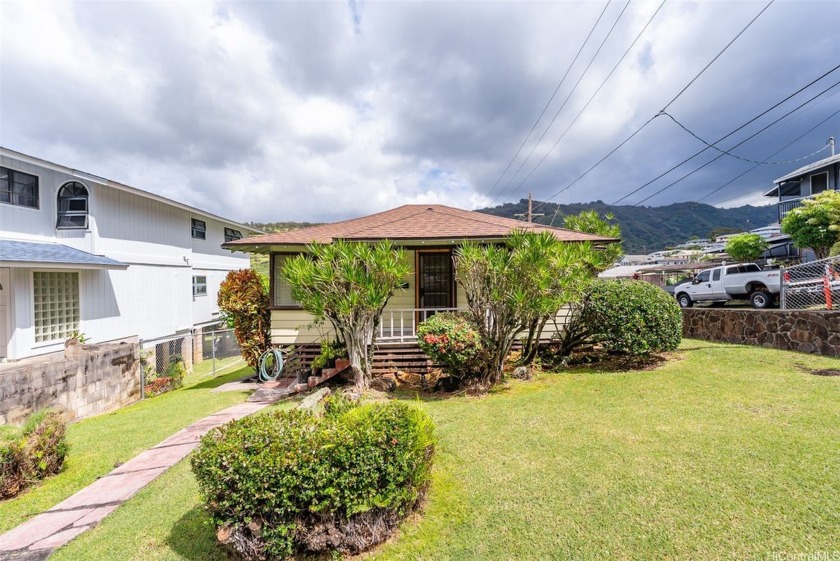 NEW LISTING!! Unlock the potential of this Kalihi Valley gem - Beach Home for sale in Honolulu, Hawaii on Beachhouse.com