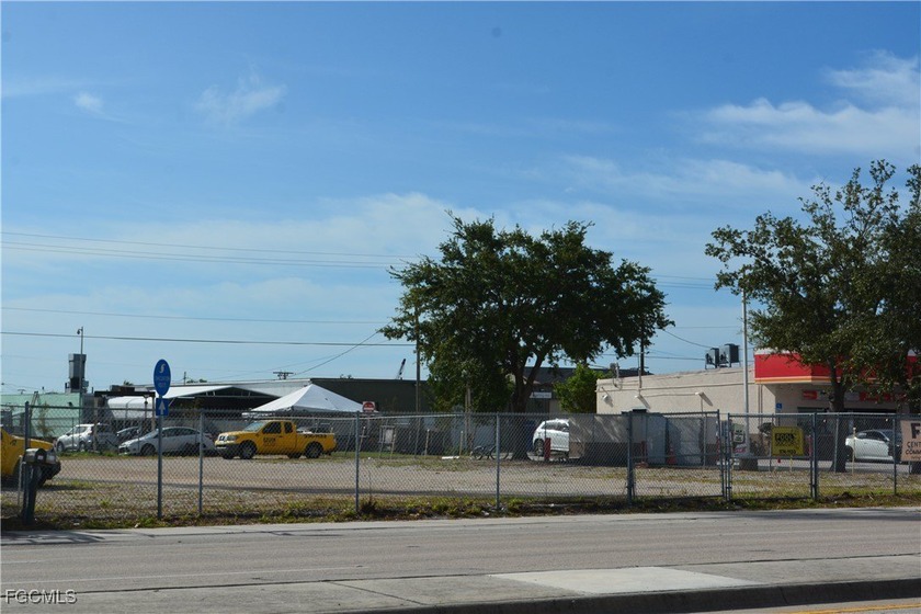 Prime I-1 Industrial Parcel - Country Club Blvd Frontage Seize - Beach Commercial for sale in Cape Coral, Florida on Beachhouse.com