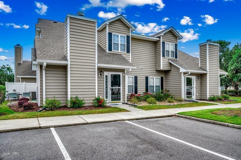 Immaculate and well-taken care of, large 3 bedroom 2  1/2  bath - Beach Condo for sale in North Myrtle Beach, South Carolina on Beachhouse.com