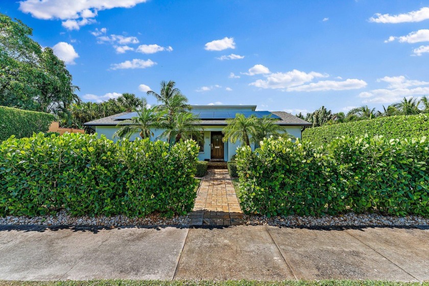 310 Edgewood Drive N - Beach Home for sale in West Palm Beach, Florida on Beachhouse.com