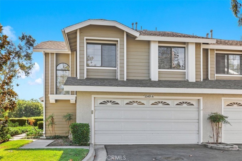 Upgraded corner unit townhome with enclosed view yard is the - Beach Condo for sale in Mission Viejo, California on Beachhouse.com