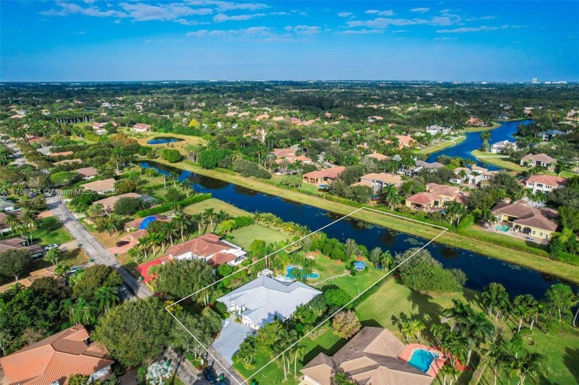 Welcome to this exquisite 3,500+ sq. ft. estate in the - Beach Home for sale in Davie, Florida on Beachhouse.com