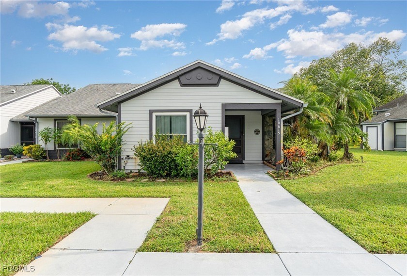 Welcome to Beacon Square in Lehigh Acres! This charming - Beach Home for sale in Lehigh Acres, Florida on Beachhouse.com
