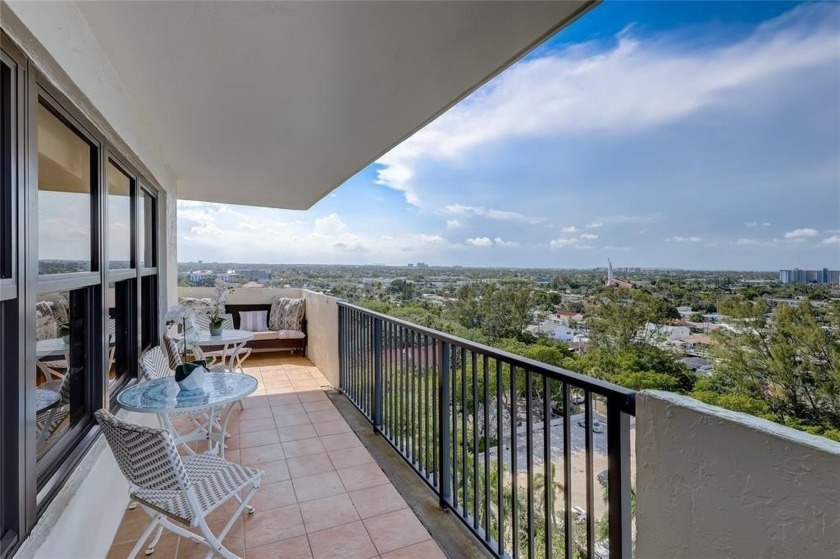 Move-in ready and filled with natural light, this stunning condo - Beach Condo for sale in Fort Lauderdale, Florida on Beachhouse.com