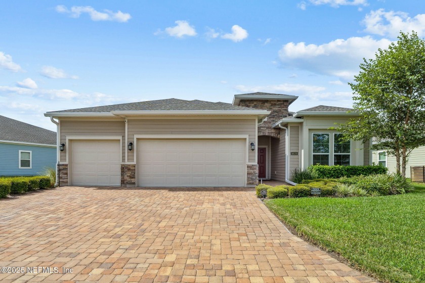A meticulously maintained-better than new-waterfront home in a - Beach Home for sale in Jacksonville, Florida on Beachhouse.com