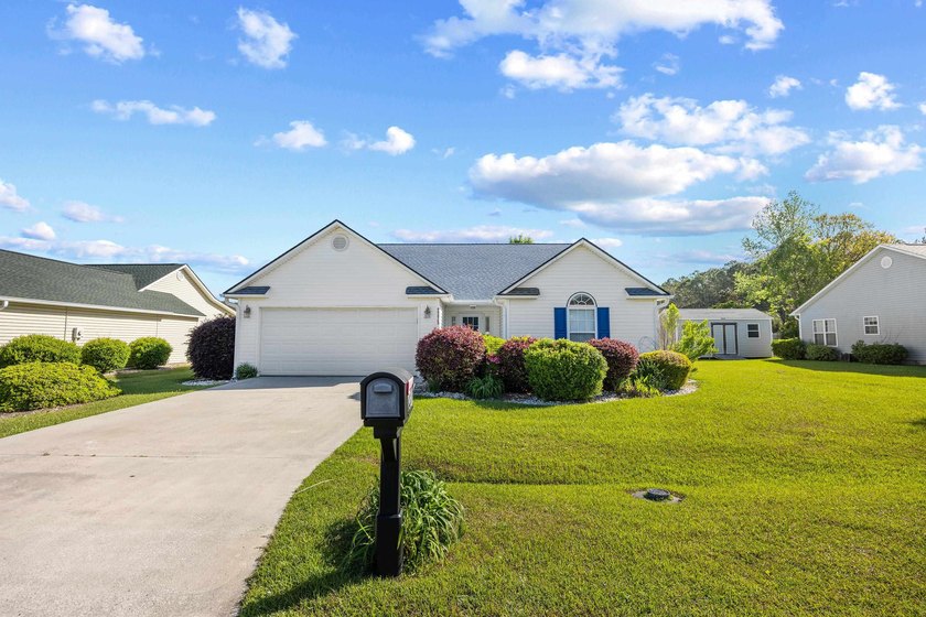 Charming 3BR/2BA ranch in an established neighborhood in - Beach Home for sale in Longs, South Carolina on Beachhouse.com