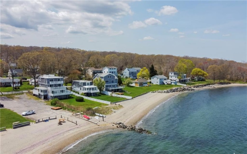 Welcome to 56 Riptide: if you're looking for a waterfront home - Beach Home for sale in North Kingstown, Rhode Island on Beachhouse.com