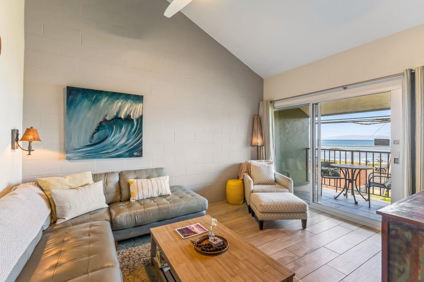 RARELY for sale. Averaging $300-$1000/night as a rental!!! - Beach Condo for sale in Kihei, Hawaii on Beachhouse.com