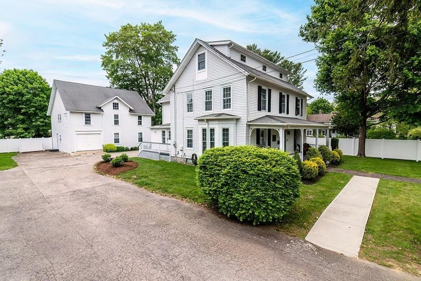 *The Wakefield* has been utilized as a high-end rental - Beach Home for sale in South Kingston, Rhode Island on Beachhouse.com