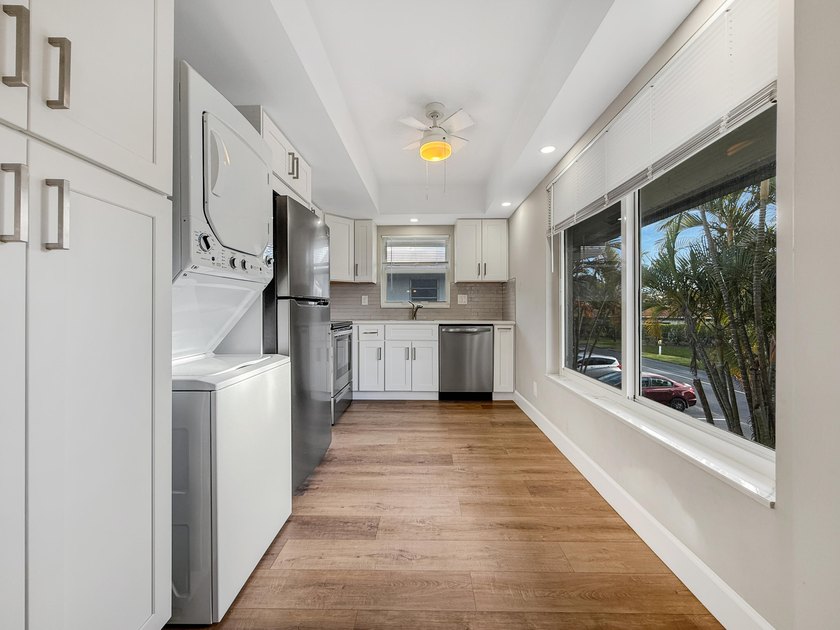 *** FULLY RENOVATED IN 2023 *** IMPACT WINDOWS! NEW FLOORS! NEW - Beach Condo for sale in Delray Beach, Florida on Beachhouse.com