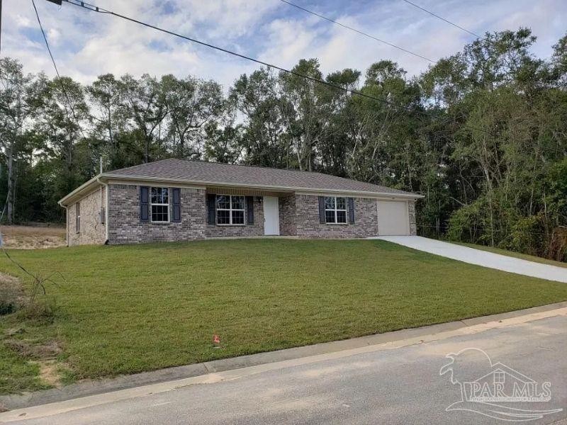 3/2 brick home built in 2020 off HWY 87 straight to Navarre - Beach Home for sale in Milton, Florida on Beachhouse.com