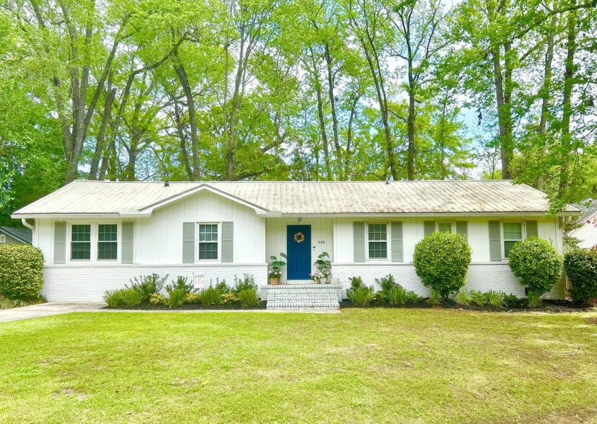 Style and charm in a prime James Island location! This - Beach Home for sale in Charleston, South Carolina on Beachhouse.com