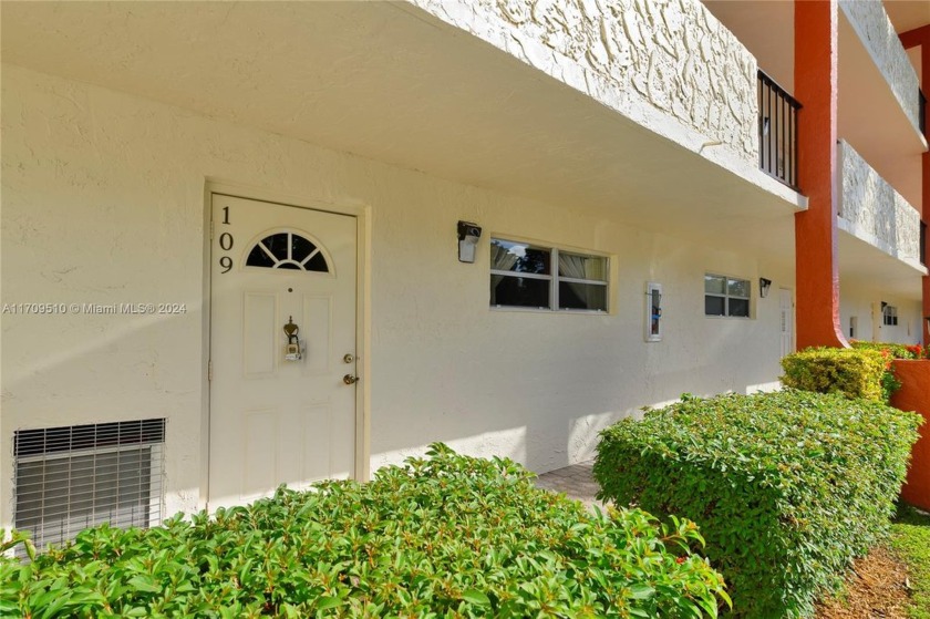 Perfect Location in popular phase I! Love where you live - Beach Condo for sale in Pembroke Pines, Florida on Beachhouse.com