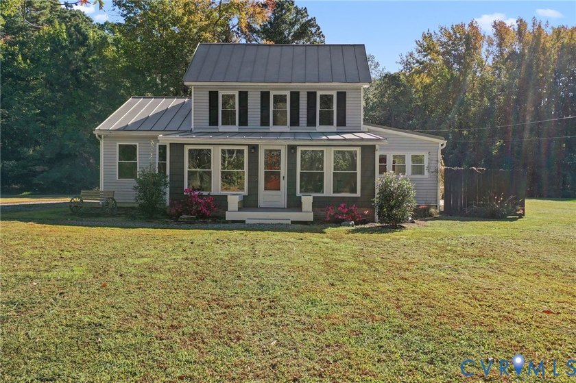 Renovated farmhouse with water views of the The Great Wicomico - Beach Home for sale in Reedville, Virginia on Beachhouse.com