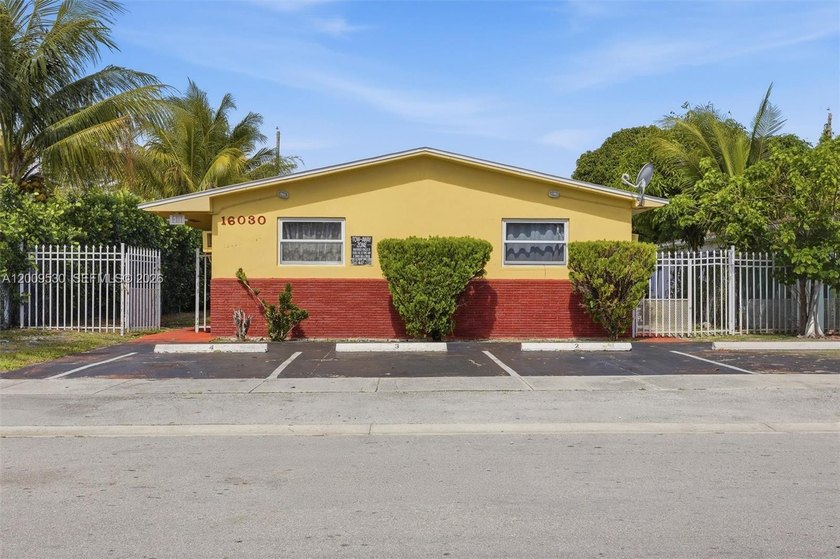 Excellent investment opportunity in centrally located North - Beach Townhome/Townhouse for sale in North Miami Beach, Florida on Beachhouse.com