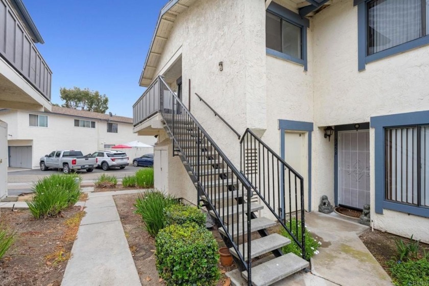 Great single story upstairs unit.  Open layout with living room - Beach Condo for sale in Oceanside, California on Beachhouse.com