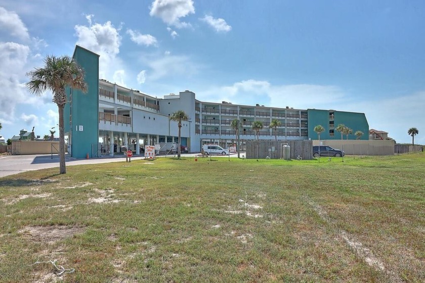 This 2 bedroom, 2 bath, top floor condo currently has an - Beach Condo for sale in Port Aransas, Texas on Beachhouse.com