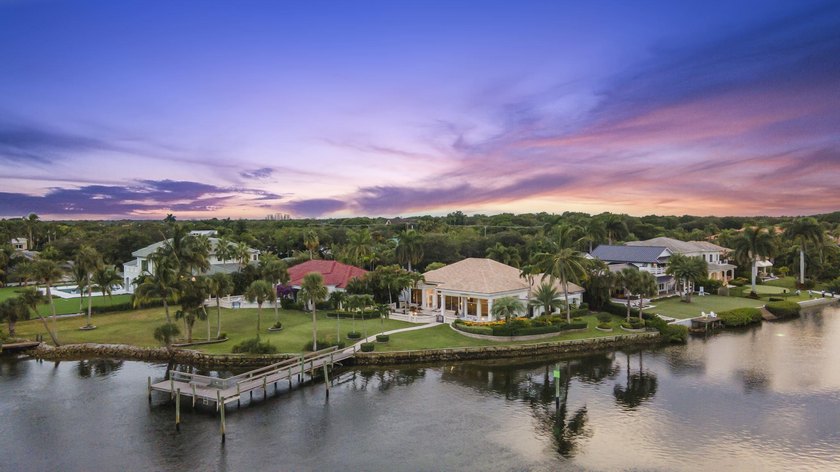 Exceptional waterfront property in a gated Palm Beach Gardens - Beach Home for sale in Palm Beach Gardens, Florida on Beachhouse.com