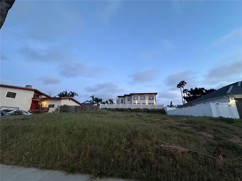 Great location in Oceanside to build your dream - Beach Lot for sale in Oceanside, California on Beachhouse.com