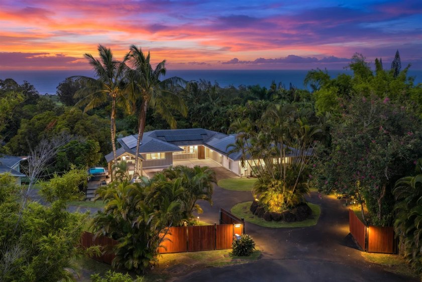 Welcome to 50 Eono Place where refined design meets the - Beach Home for sale in Haiku, Hawaii on Beachhouse.com