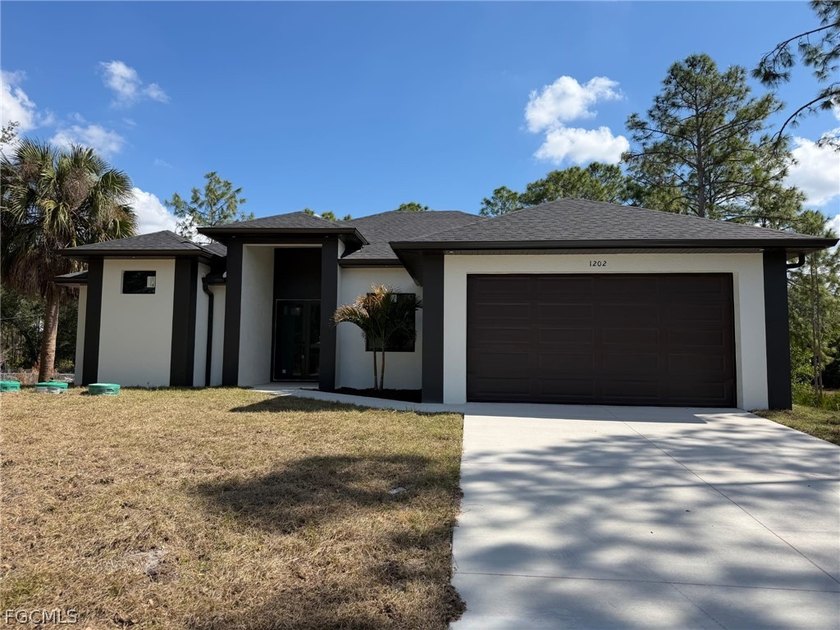 NOTE: The pictures of this property may belong to a similar - Beach Home for sale in Lehigh Acres, Florida on Beachhouse.com