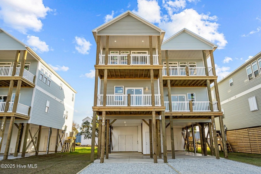 $10,000 USE AS YOU CHOOSE! MOVE IN READY! This stunning - Beach Townhome/Townhouse for sale in North Topsail Beach, North Carolina on Beachhouse.com