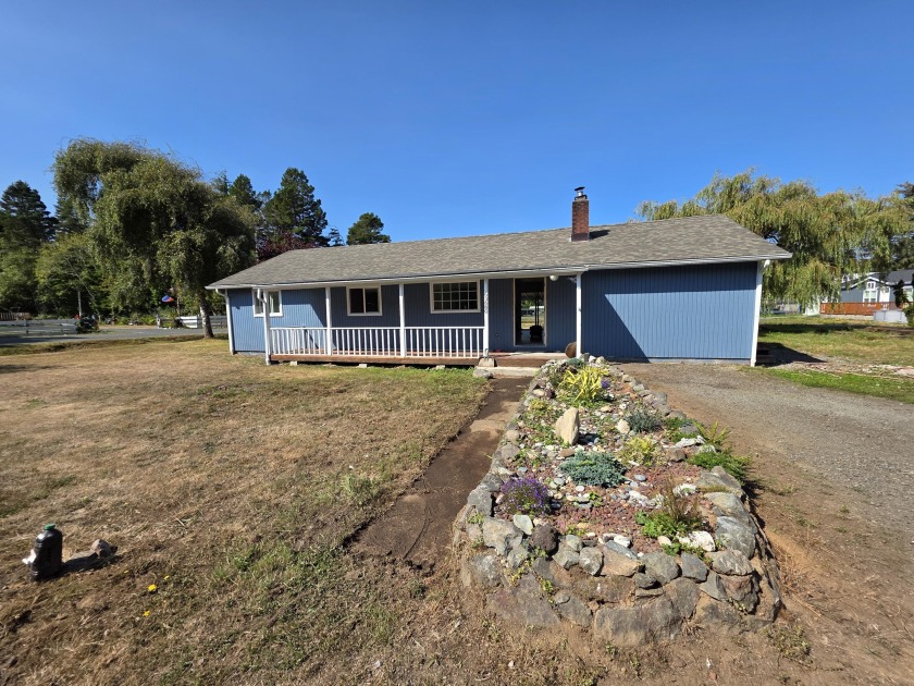 Charming Coos Bay Starter Home or Investment Opportunity! - Beach Home for sale in Coos Bay, Oregon on Beachhouse.com