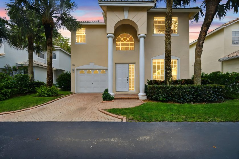 Beautiful 4-bedroom, 2-bathroom two-story home with 2,634 SqFt - Beach Home for sale in Boca Raton, Florida on Beachhouse.com