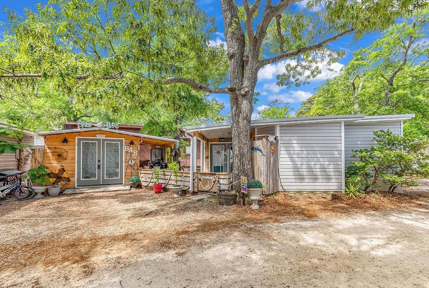 Charming 3 Bedroom, 2 Bath Bungalow in Ocean Lakes - Coastal - Beach Home for sale in Myrtle Beach, South Carolina on Beachhouse.com