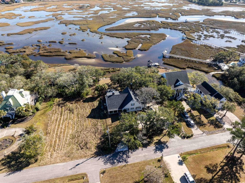 This is the creek house you have been waiting for. Extensive - Beach Home for sale in Pawleys Island, South Carolina on Beachhouse.com