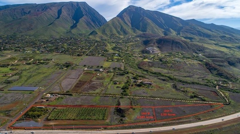 It's all about location! This 6.5 acre agriculturally zoned lot - Beach Acreage for sale in Lahaina, Hawaii on Beachhouse.com