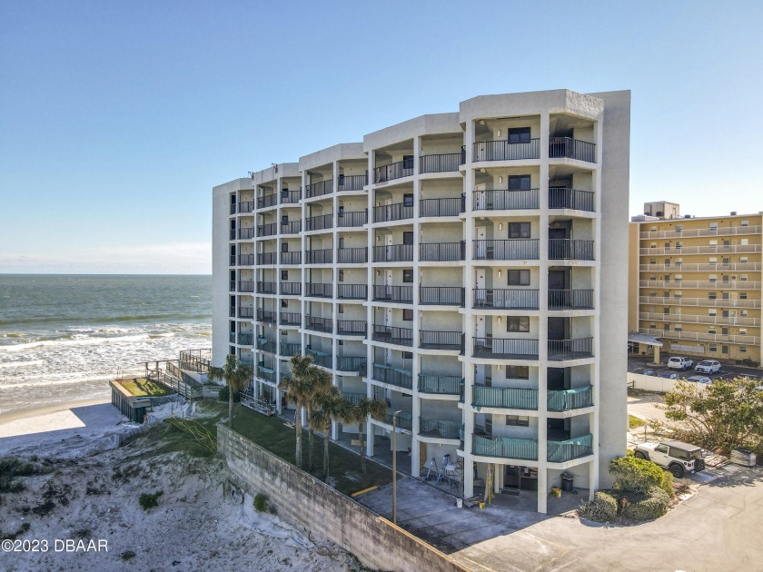 Come enjoy this fully furnished 1-bedroom, 1-bath condo located - Beach Condo for sale in New Smyrna Beach, Florida on Beachhouse.com
