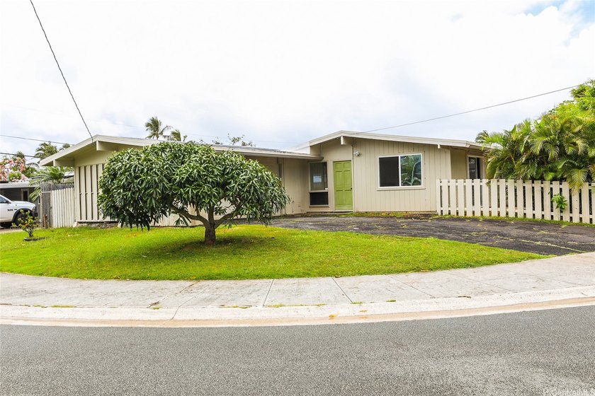 Welcome to Enchanted Lake Estates, one of Kailua's most - Beach Home for sale in Kailua, Hawaii on Beachhouse.com