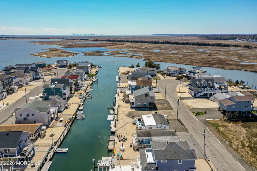 The Best Deal in Tuckerton Beach! Lagoon front & just a short - Beach Home for sale in Tuckerton, New Jersey on Beachhouse.com