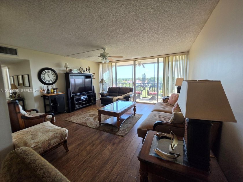 Charming 2 bedroom, 2 bathroom condo located in the gated 55+ - Beach Condo for sale in Lauderhill, Florida on Beachhouse.com