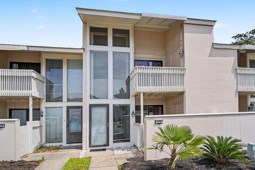 Updated 3-bedroom 3.5-bathroom townhome just a short golf cart - Beach Condo for sale in North Myrtle Beach, South Carolina on Beachhouse.com