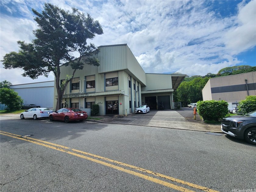 Priced to sell. Leasehold industrial building in Halawa - Beach Commercial for sale in Aiea, Hawaii on Beachhouse.com