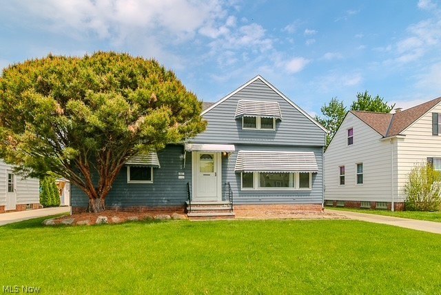 Pride of ownership abounds in this Willowick Bungalow. Point of - Beach Home for sale in Willowick, Ohio on Beachhouse.com
