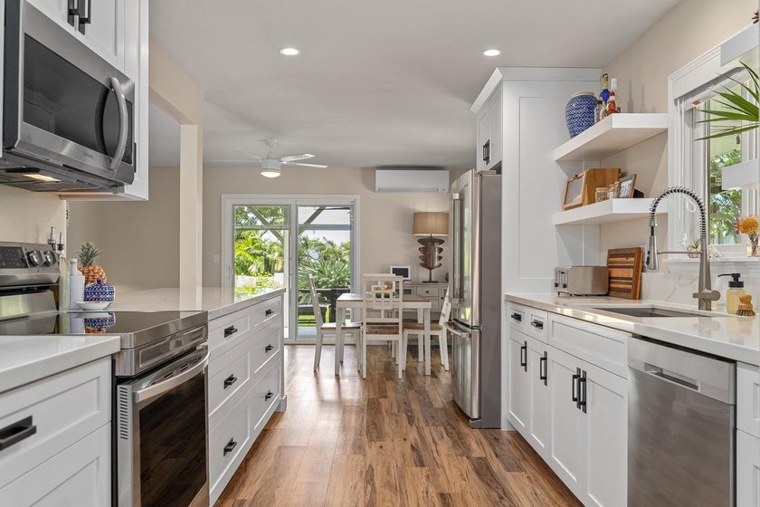 Ocean views, breathtaking sunsets, and an incredible outdoor - Beach Home for sale in Kihei, Hawaii on Beachhouse.com