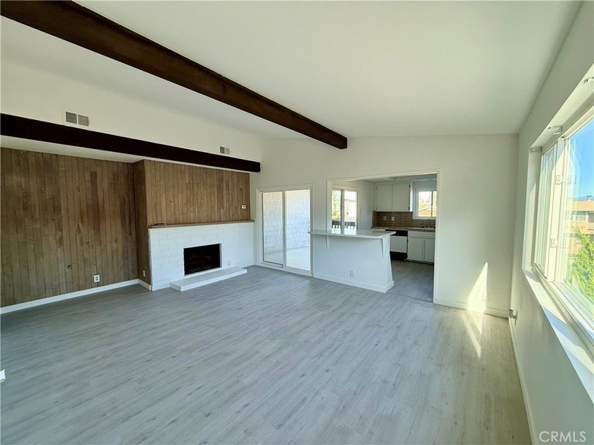 Welcome to the best price in Manhattan Beach with this quiet and - Beach Condo for sale in Manhattan Beach, California on Beachhouse.com
