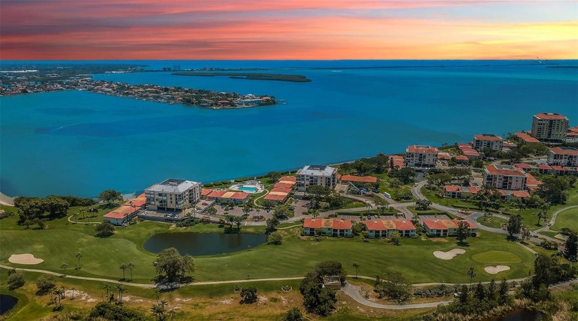 Located in the waterfront golf community of Isla del Sol, this - Beach Condo for sale in St. Petersburg, Florida on Beachhouse.com